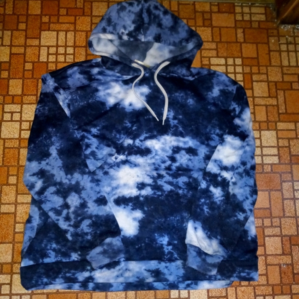 Unisex tiedye hoddie size 3X runs small more like a 2X